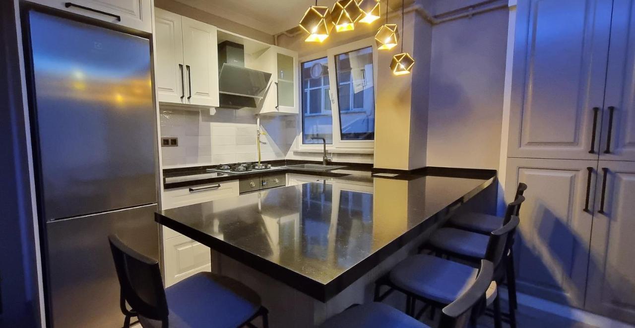 Tam Merkezde Yepyeni Bir Daire Istanbul Exterior photo